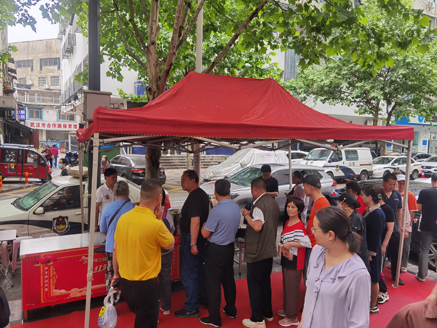 一元街道天津社區(qū)開展“五一”節(jié)前活動(dòng) 一元街道天津社區(qū)開展“五一”節(jié)前活動(dòng)